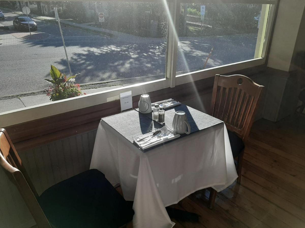 Stonewater Manor B&B Gananoque Esterno foto