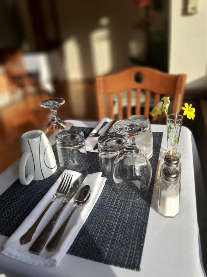 Stonewater Manor B&B Gananoque Esterno foto