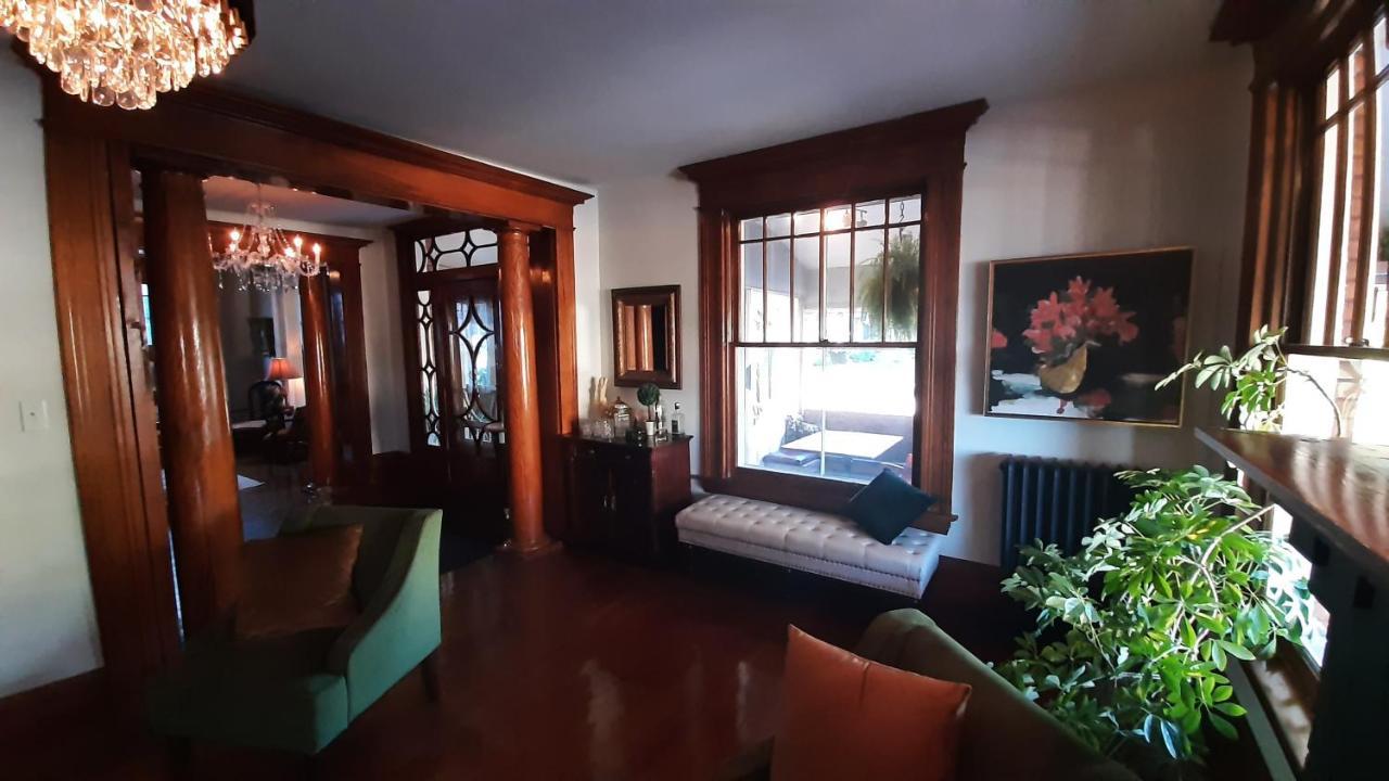 Stonewater Manor B&B Gananoque Esterno foto
