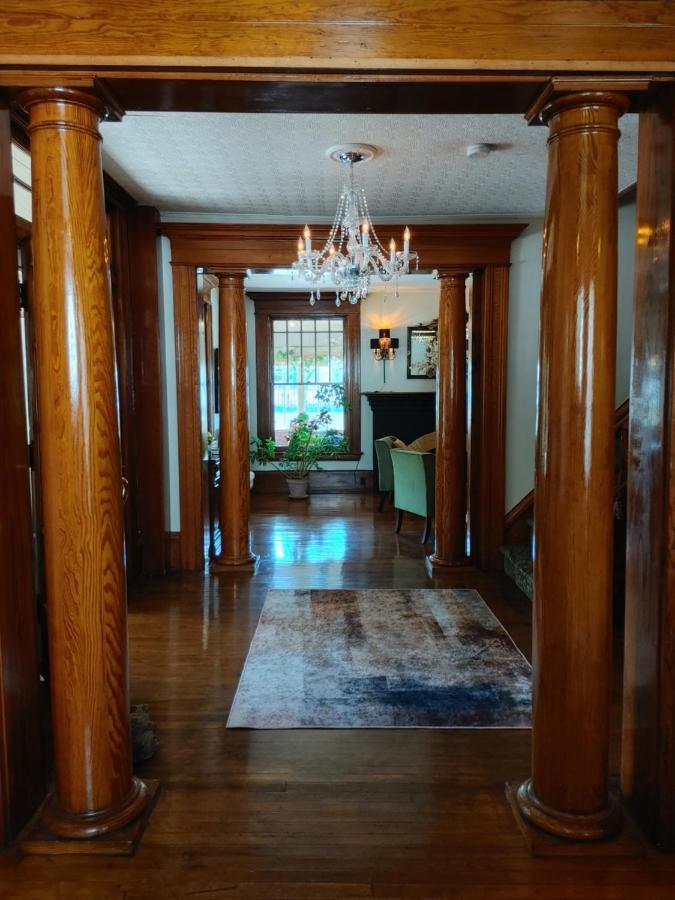 Stonewater Manor B&B Gananoque Esterno foto