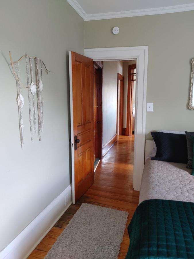 Stonewater Manor B&B Gananoque Esterno foto