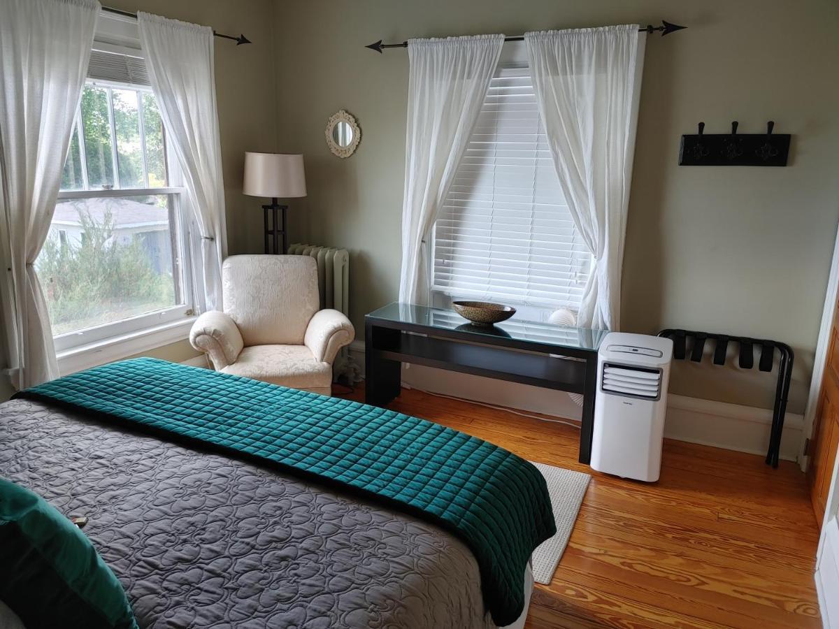 Stonewater Manor B&B Gananoque Esterno foto